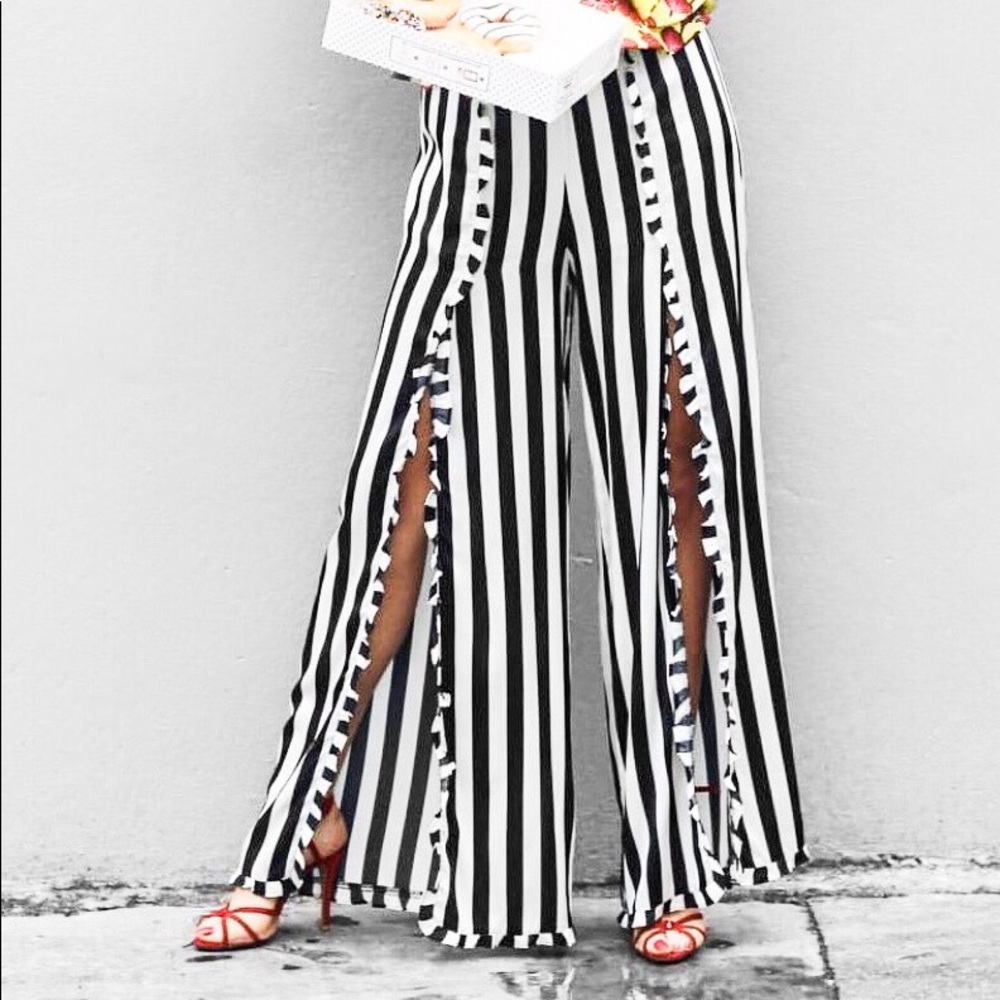 Nicole Miller Black & White Vertical Stripe Wide-Leg Split Pants